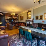 Casa vacanze Elegant Castle For 12 Guests