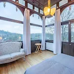 Casa vacanze Elegant Castle For 12 Guests