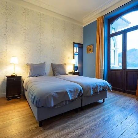 Elegant Castle For 12 Guests Ла-Рош-ан-Арден