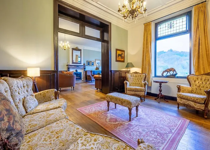 Elegant Castle For 12 Guests *