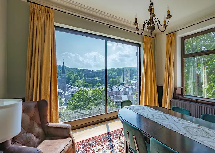 Elegant Castle For 12 Guests *