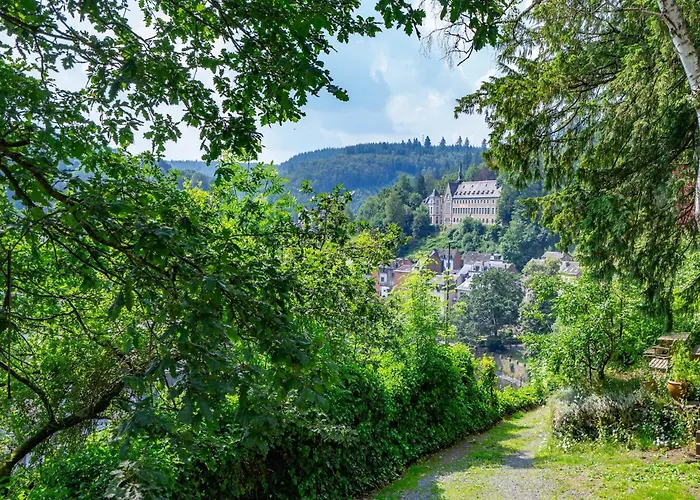 Elegant Castle For 12 Guests Feriehus