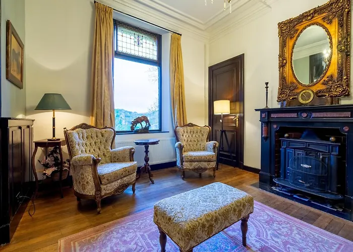 Feriehus Elegant Castle For 12 Guests *