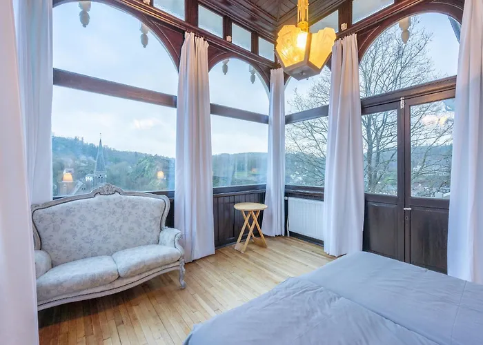 Feriehus Elegant Castle For 12 Guests