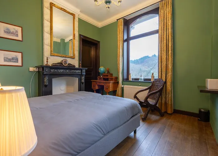 Elegant Castle For 12 Guests