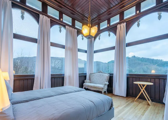 Feriehus Elegant Castle For 12 Guests *