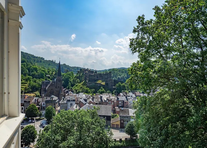 Elegant Castle For 12 Guests Feriehus *